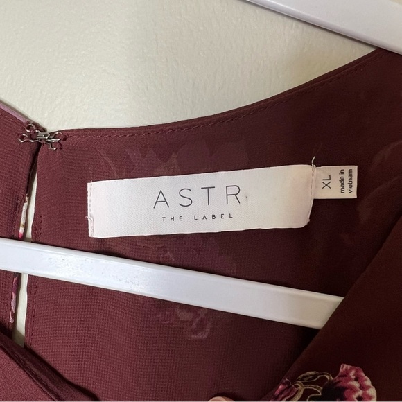 ASTR The Label Wrap Front Burgundy Floral Dress size XL - Picture 9 of 14